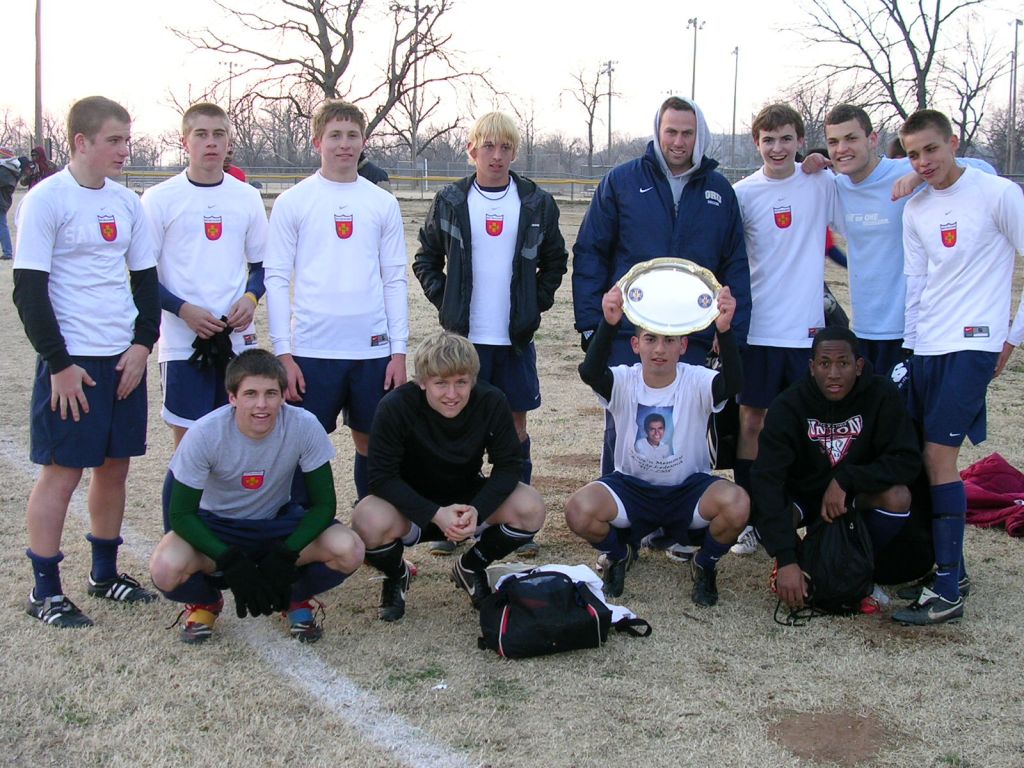 92 Boys Hoist the 2009 Shield